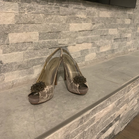 Lulu Townsend heels with jewel/beaded accent. Stunning! 4-1/2” heel, worn once. - Picture 9 of 9